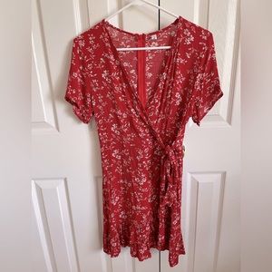 Red flowers dress texture